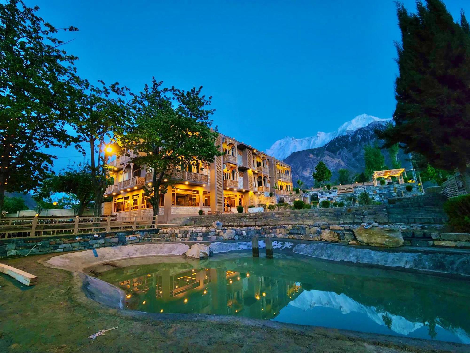Dumani Nagar Hotel & Resort Karimabad  Exterior photo